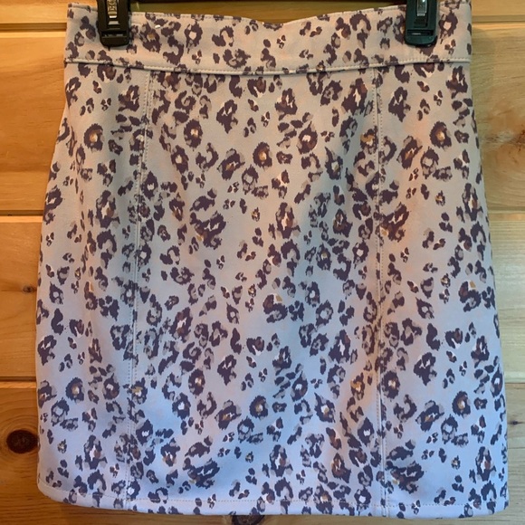 Maurices Women 10 Soft Leopard Print Button Front Short Skirt Faux Suede - Picture 4 of 6